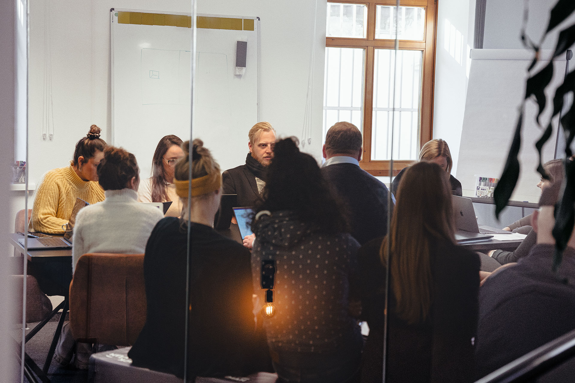 JCAE-Office-Lendplatz-People-Meeting-02